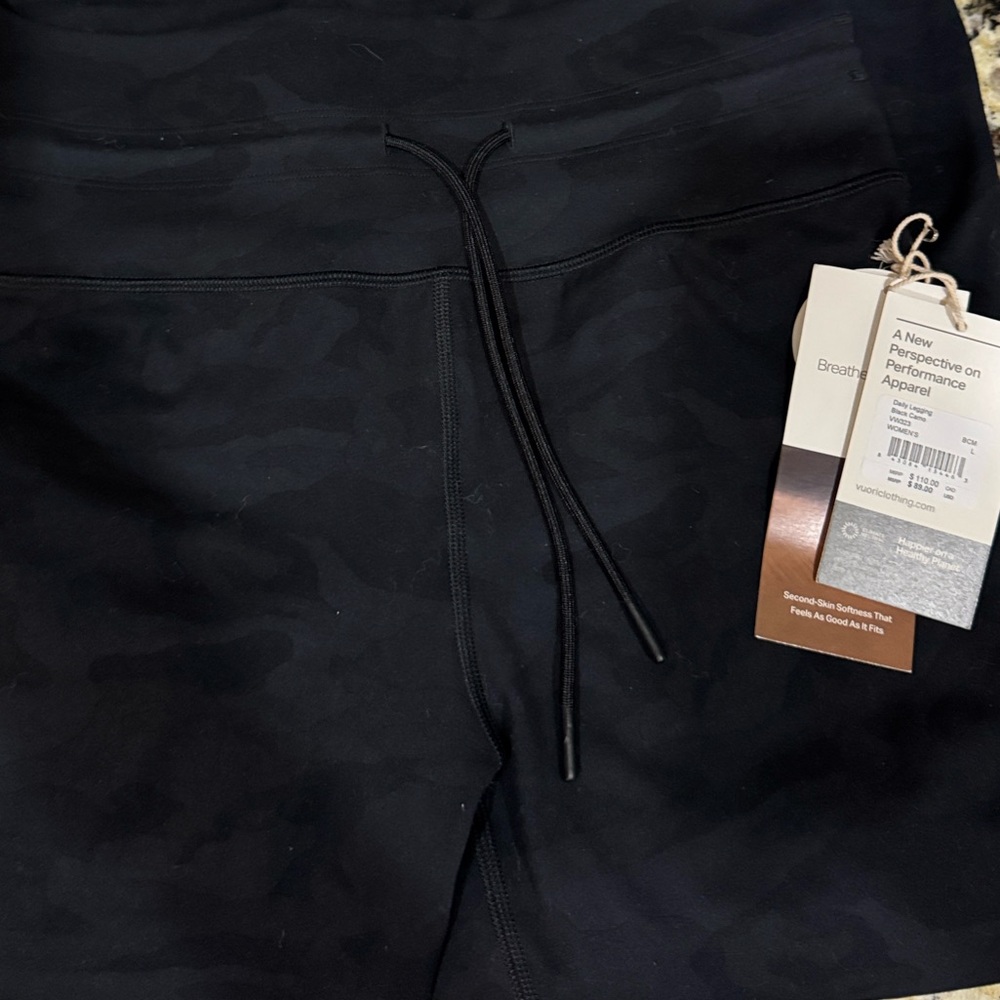 Vuori Daily Camo Black Leggings